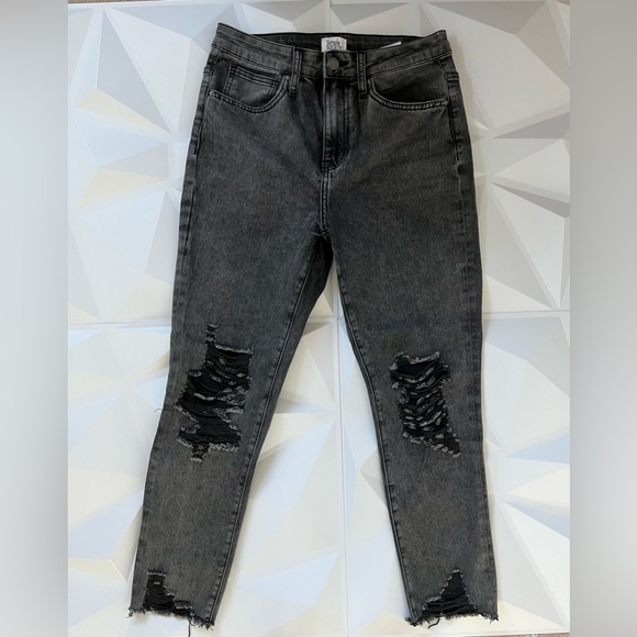 🫟Women’s Distressed Gray Jeans Size:28/7 - Picture 5 of 11